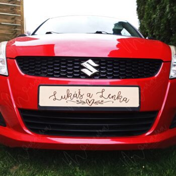 Svadobná ŠPZ s menami novomanželov – personalizovaná dekorácia na svadobné auto.