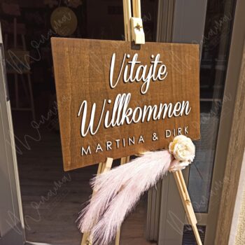 Drevená uvítacia tabuľa "Vitajte na našej svadbe" & "Willkommen"