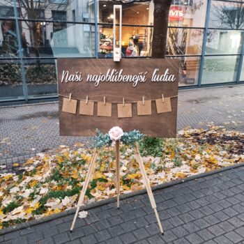 Drevený zasadací poriadok na svadbu "Naši najobľúbenejší" - Image 7