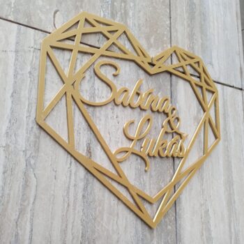 ersonalizované 3D PLA srdce / nápis za manželský stôl — geometrický dekor s menami novomanželov.