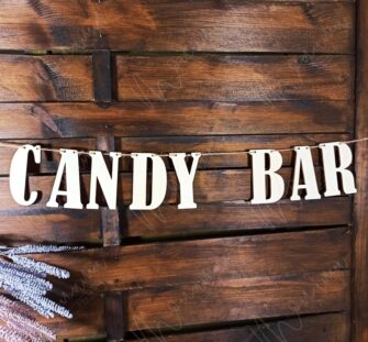 Drevená girlanda CANDY BAR – svadobná a párty dekorácia Drevená girlanda s nápisom CANDY BAR – štýlová dekorácia na svadby a oslavy.