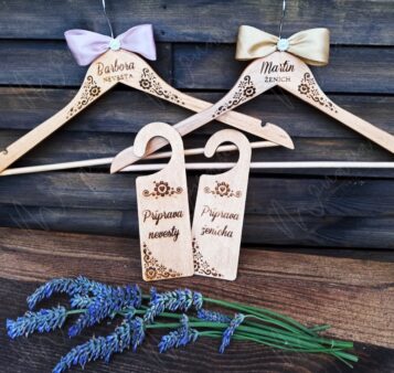 Svadobné vešiaky a ceduľky SET EMILY I.