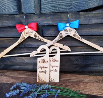 Svadobné vešiaky a ceduľky SET EMILY