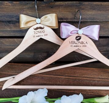 Svadobné vešiaky EMA