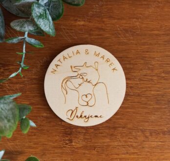 Drevená svadobná magnetka s gravírovanými menami 