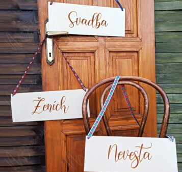 Drevená ceduľka nevesta a ženích FOLKY