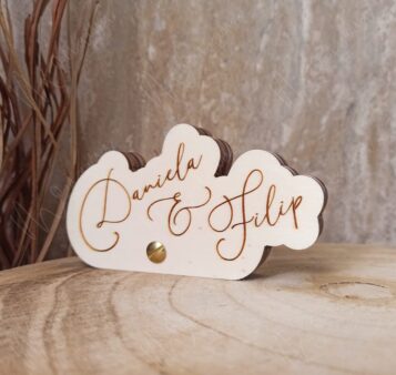 Krabička na prstene Ukrytý sľub z dreva s gravírovaním mien a dátumu svadby