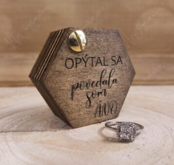 Krabička na zásnubný prsteň s machom MARSALA