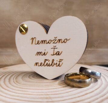 Drevená krabička na obrúčky s machom LOREDA