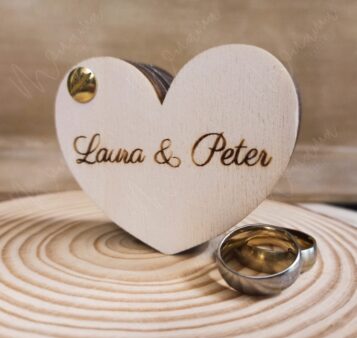 Drevená krabička na obrúčky s machom TINEA